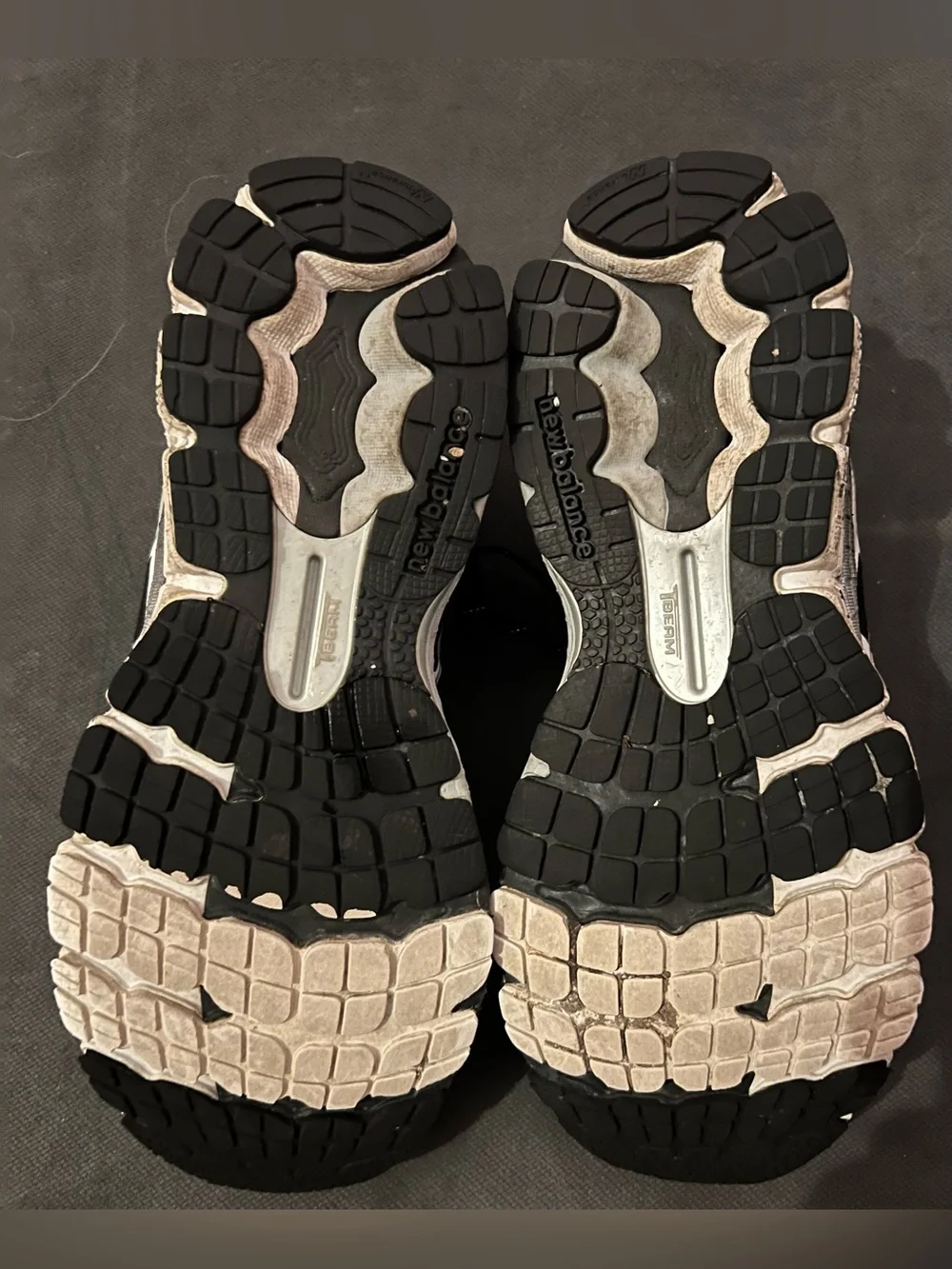 Run Disney 2015 New Balance Minnie Mouse Silver and Black Mesh Running Sneakers